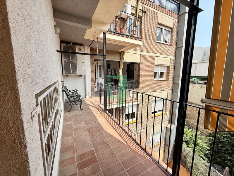 Foto fcade52e-94de-48cb-b350-9ca5a67c19c4. Pis amb calefacció a Centre Badalona