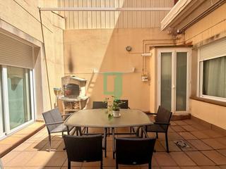 Haus  Carrer de la indústria. Exclusiva propiedad a 200 mts del mar. badalona