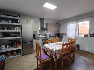 Casa  Buenos aires. Vivienda pareada en planta baja totalmente reformada en 2024