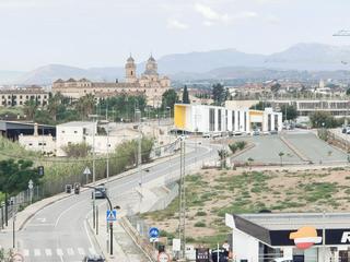 Miete Studiowohnung  De los jeronimos. Se alquila loft para estudiantes.