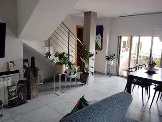Dúplex  Plaça bages. Dúplex en venta con parking y trastero