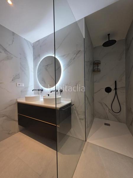 Foto f28f6dcf-eba2-4e80-82df-39b13177dff5. Planta baja  con piscina de obra nueva 1 habitación en en Fuengirola