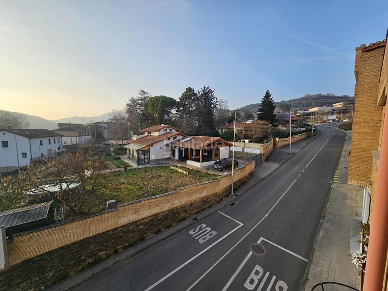 Foto c009c333-f146-4b6a-b7aa-f74a8752fbc4. Piso amplio piso exterior 4 dormitorios con garaje y terrazas en zona tranquila y próxima al centro en Estella / Lizarra