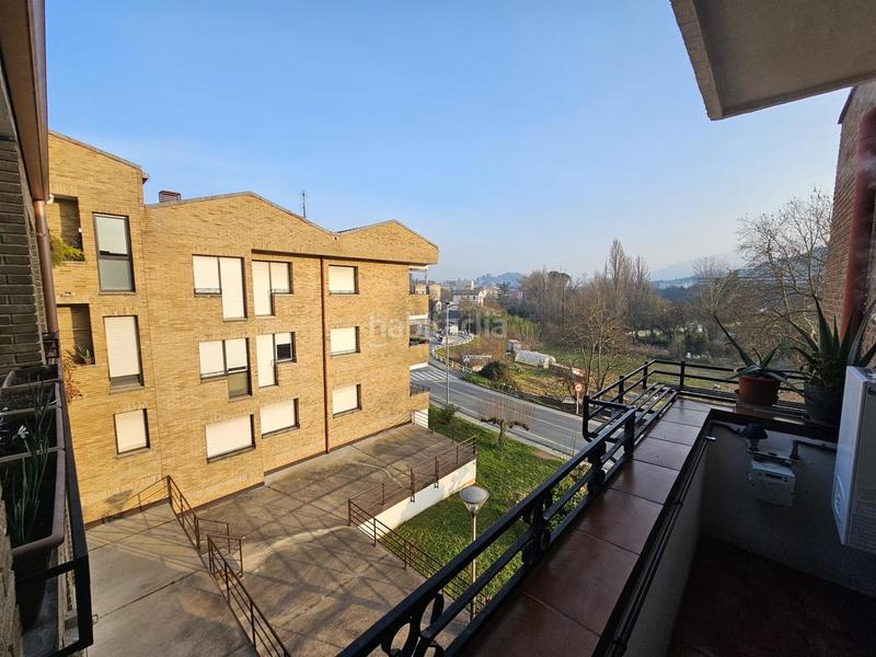 Foto dbd44916-46a0-493d-a61d-e8bcbe60693d. Piso amplio piso exterior 4 dormitorios con garaje y terrazas en zona tranquila y próxima al centro en Estella / Lizarra