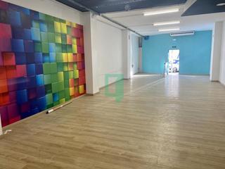 Alquiler Local Comercial  D'alfons xiii. Local comercial de 250m2 reformado en pep ventura