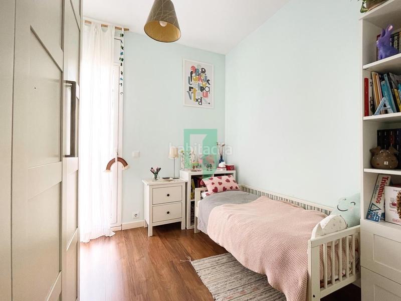 Foto 1a48780f-4b82-44ef-8854-857b7c92bfd0. Casa adosada casa reformada en el centro ! en Centre Badalona