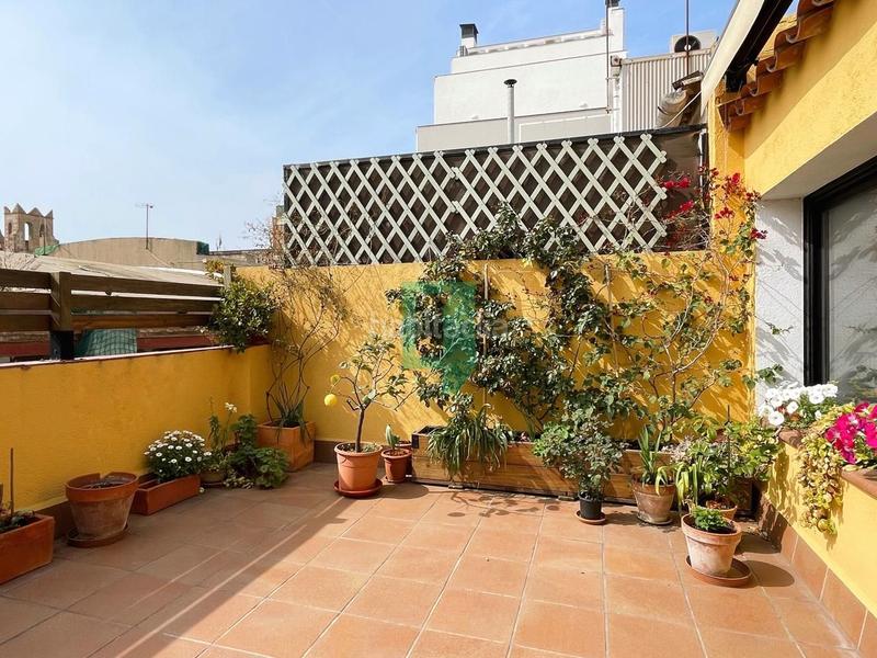 Foto 62278fe4-5aef-4696-9581-88b18458a7eb. Casa adosada casa reformada en el centro ! en Centre Badalona