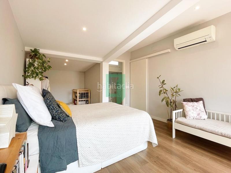 Foto 754a4bf4-f2cb-43db-bda7-ee8e3b9203cb. Casa adosada casa reformada en el centro ! en Centre Badalona