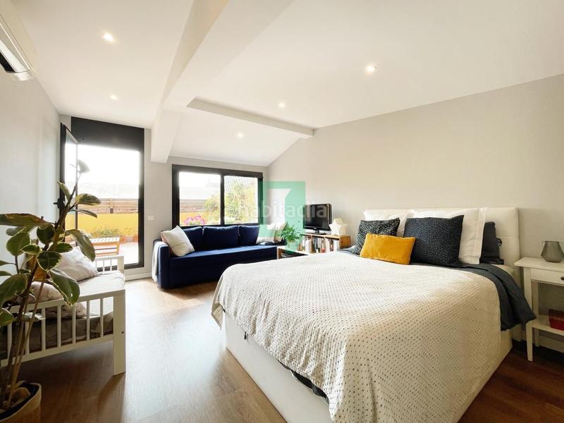 Foto 807e890a-ef29-4775-ae8f-6540563f8d85. Casa adosada casa reformada en el centro ! en Centre Badalona