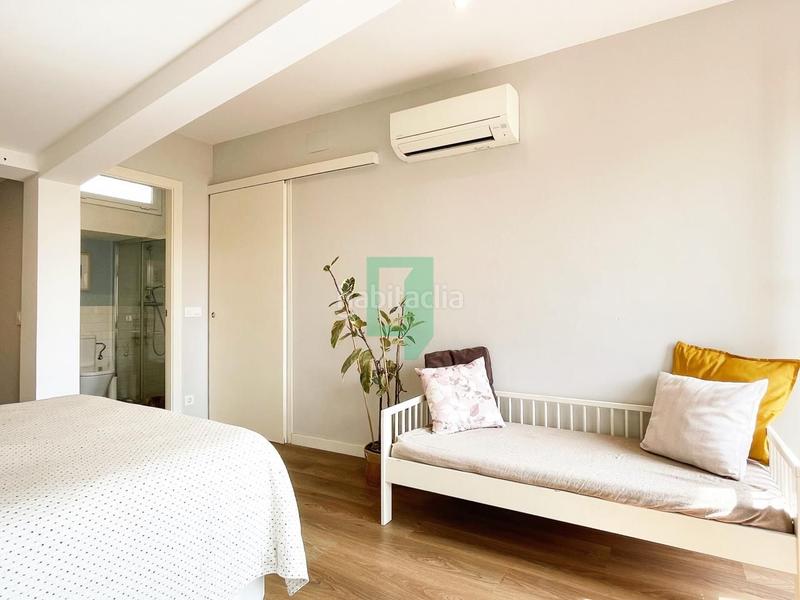 Foto a1b9c011-dad2-4d92-a039-357945cb5c33. Casa adosada casa reformada en el centro ! en Centre Badalona