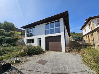 Chalet  Calle las cruces. Chalet independiente a terminar en bearin, junto a estella.