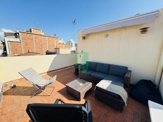 Etagenwohnung in Centre. Piso en pompeu fabra finca tranquila y soleada!