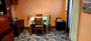 Etagenwohnung  Carrer de navata. Piso en calle navata