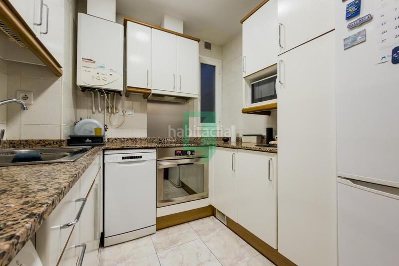 Foto ab24fedd-ab4f-4c7b-b17b-7a6a839e8766. Piano terra con riscaldamento piscina in Puigfred Badalona