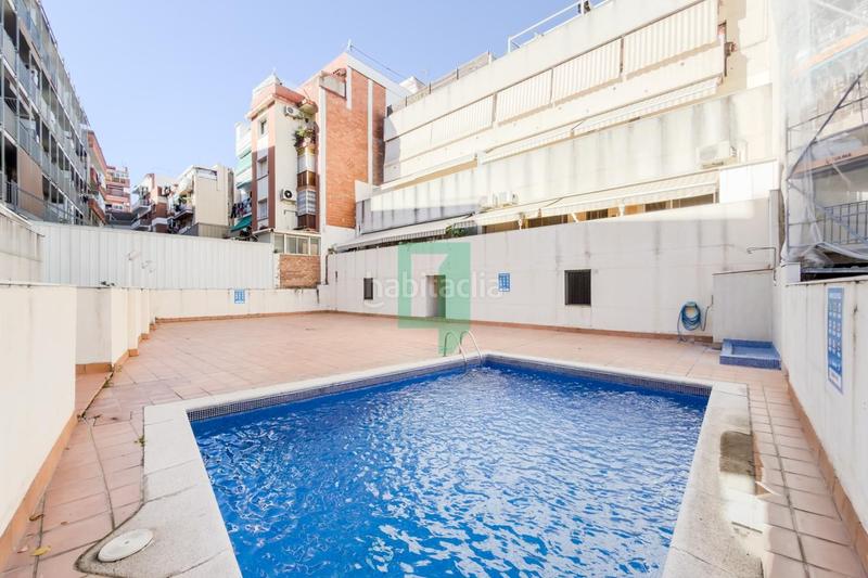 Foto a6941ab0-7b1a-4c3d-b266-54e9c08363ac. Planta baja en Puigfred Badalona