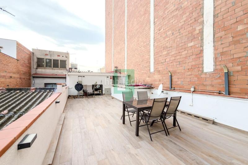 Foto c33e996a-27df-41eb-a7bd-b114a6f298c2. Casa adossada amb calefacció a Progrés - Pep Ventura Badalona