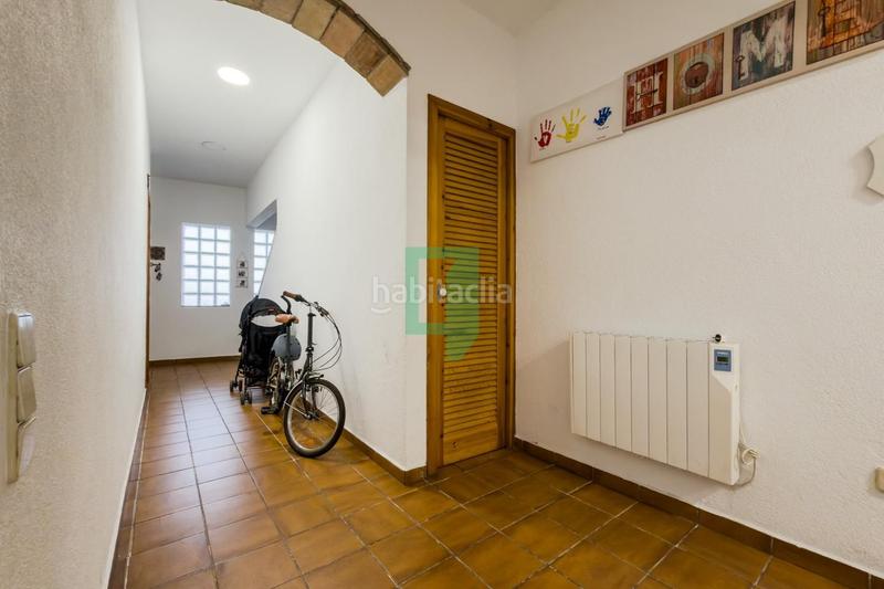 Foto ec6c8bec-0683-4a1a-b123-88e10dc5dfec. Casa adossada amb calefacció a Progrés - Pep Ventura Badalona