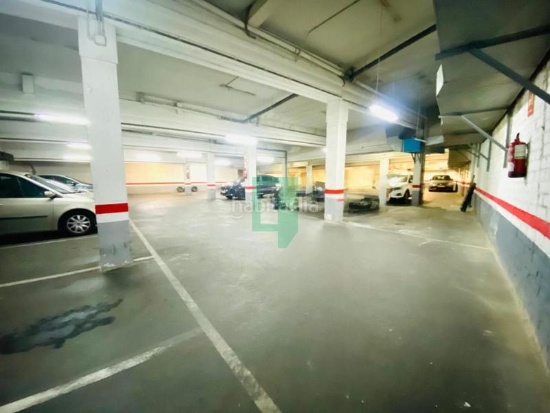 Foto 01624325-4f25-4c2e-ad11-7a752ab88df5. Parking voiture dans Morera Badalona