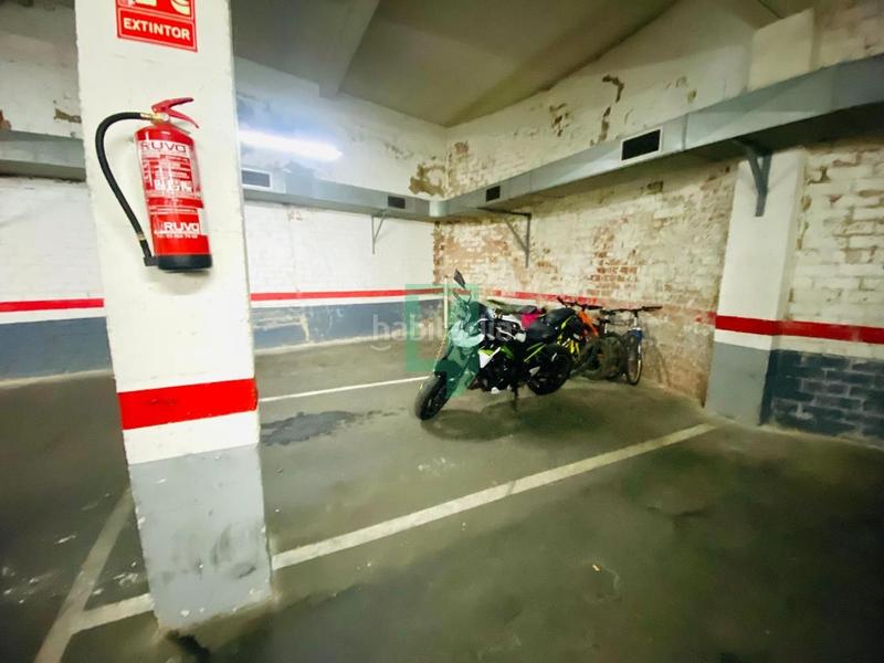 Foto 1f0b5be9-1e94-4a21-8b4f-054c05f381f3. Parking voiture dans Morera Badalona