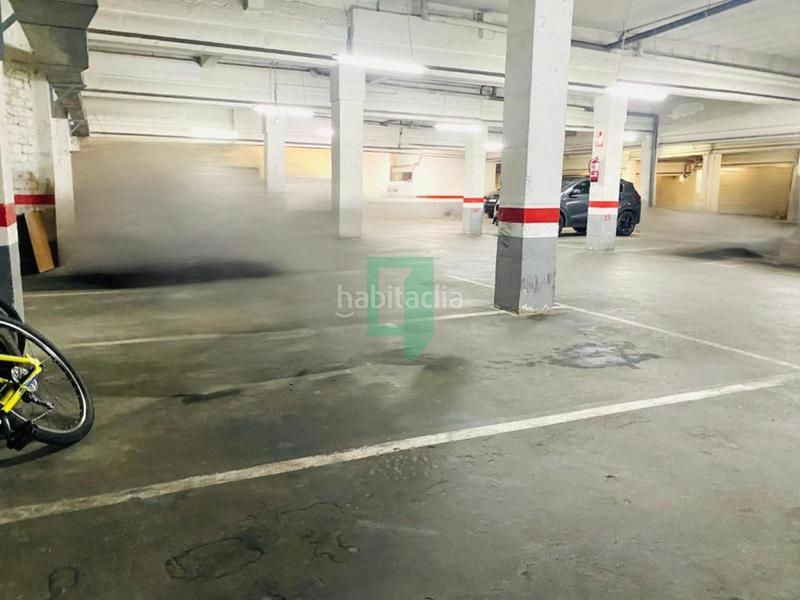 Foto 502401e5-9702-4e29-b5e4-701eb25793b1. Parking voiture dans Morera Badalona