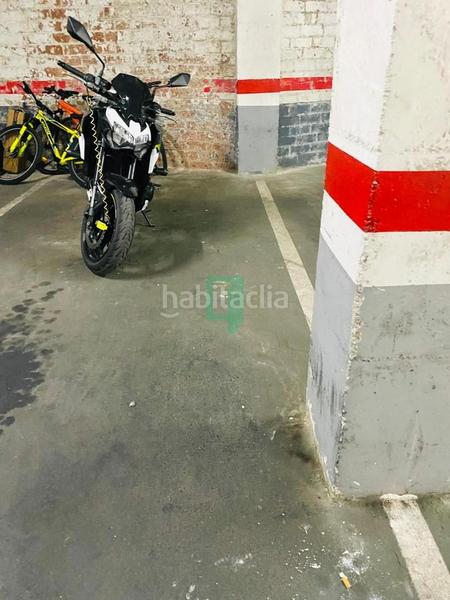 Foto cb0ca9e8-01f4-4fe2-9db9-80ab5f188e34. Parking voiture dans Morera Badalona