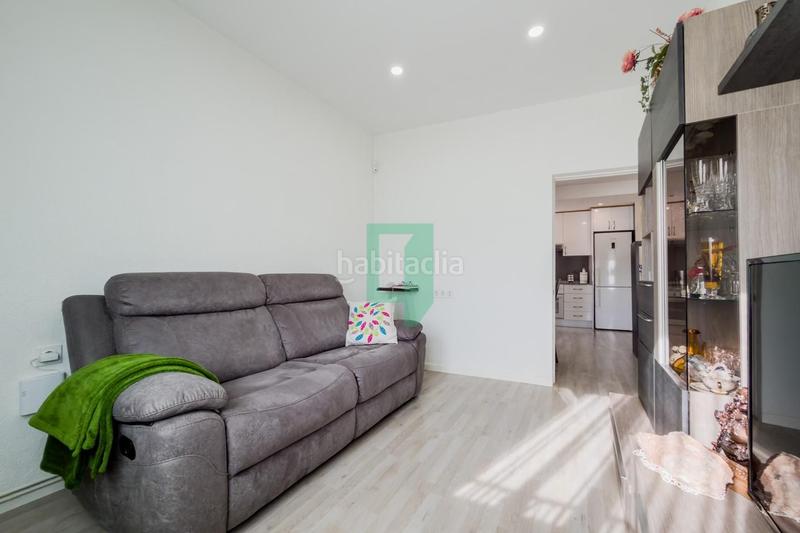 Foto 126b498d-86a3-4ca7-8e59-82fd3689efb1. Etagenwohnung mit heizung in Lloreda Badalona