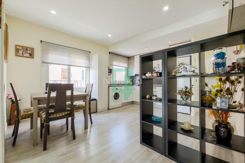 Foto aea5f816-0c3b-4724-aba3-2782a0479521. Flat with heating in Lloreda Badalona