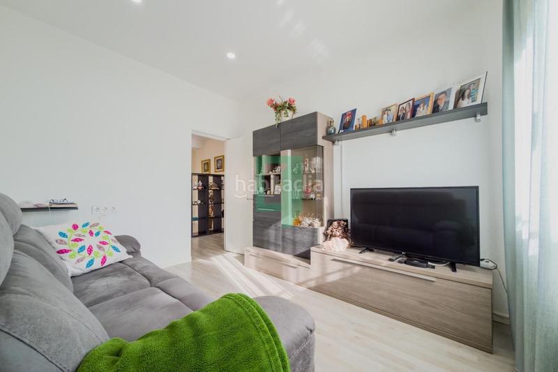 Foto fd530846-4ed9-431b-8ede-b9489da4d4eb. Etagenwohnung mit heizung in Lloreda Badalona