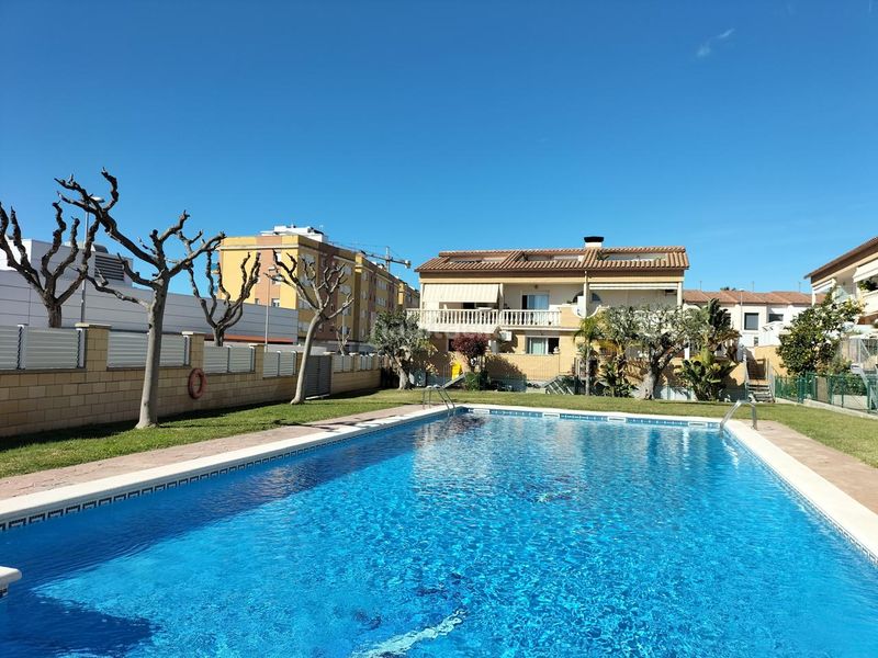 Foto 18737633-8afa-4183-b750-b0a2487641ce. Casa amb calefacció piscina a Cunit residencial Cunit