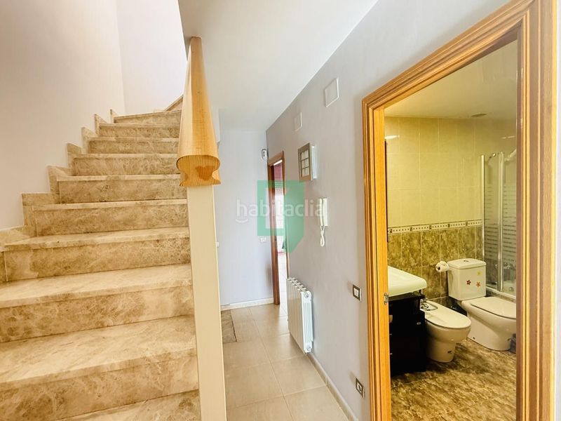 Foto c85b3433-8bd8-4b38-8b33-14d643d26b02. Casa adossada amb calefacció a Bonavista Badalona