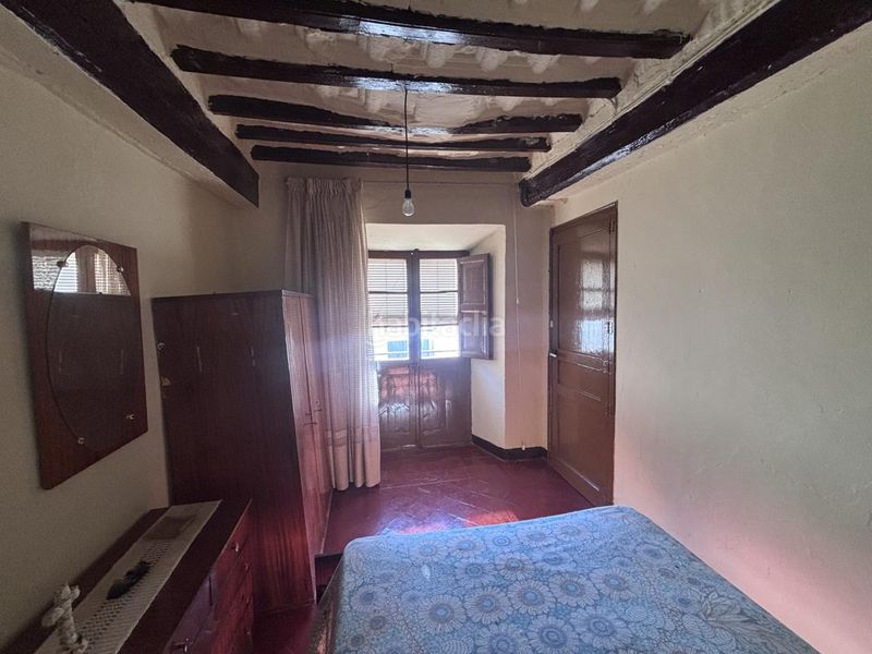 Foto 1f7424ef-a701-4bd1-92a7-1bba96ff61ca. Casa amb calefacció a Oliana