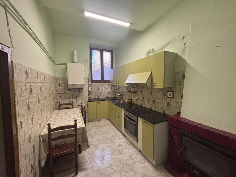 Foto 6310b383-ce9a-40d2-a5be-a7d9abb5fceb. Casa amb calefacció a Oliana