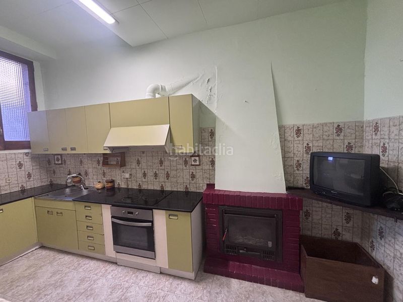 Foto 80ccbddf-6858-47d8-828d-0794945cb2ee. Casa amb calefacció a Oliana