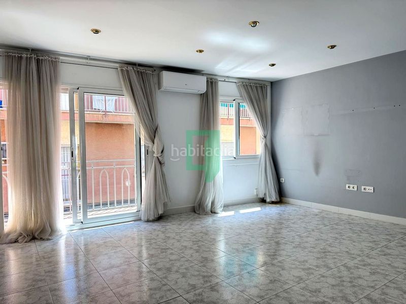 Foto ba55d7f6-2721-432d-b1fd-aa718afd4d0a. Casa amb aparcament a Progrés - Pep Ventura Badalona