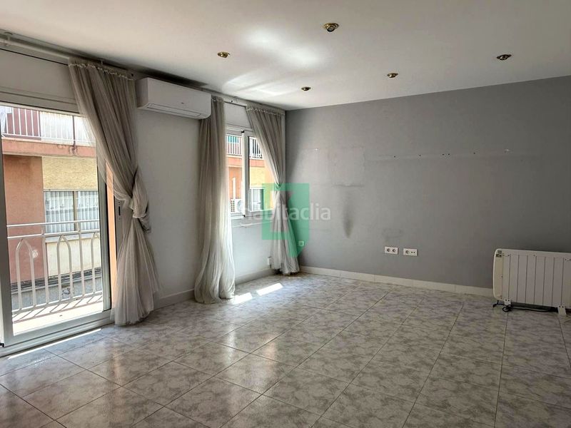 Foto be1a1ad2-2fa3-42e9-8456-f5eaa395c2a3. Casa amb aparcament a Progrés - Pep Ventura Badalona