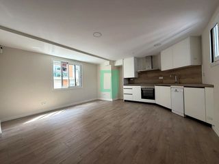 Dúplex  De calderón de la barca. Magnifico duplex con terraza en badalona
