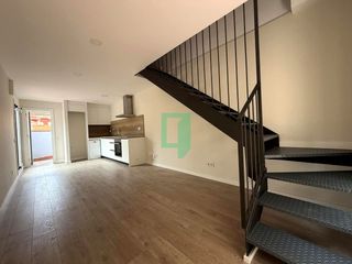Duplex  De calderón de la barca. Fantástico dúplex con 3 balcones en badalona!