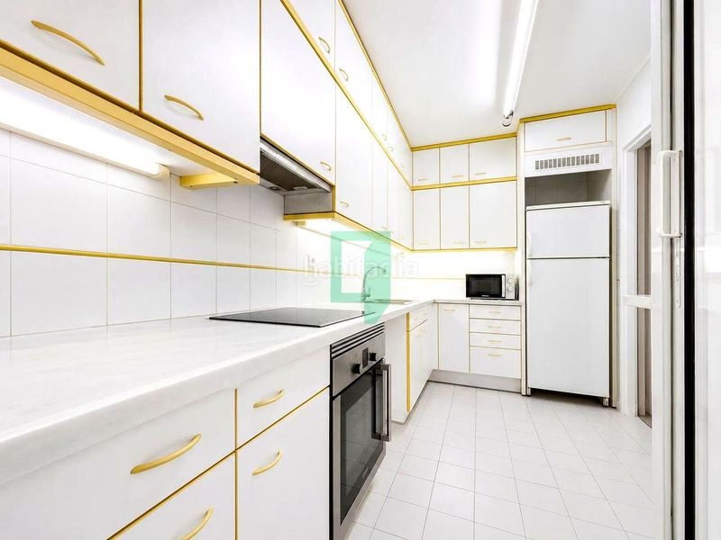 Foto b5aa64f0-04c9-4a7e-9f22-61052b369e75. Casa amb calefacció a Progrés - Pep Ventura Badalona