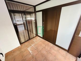 Rent Ground floor  D'alfons xii. Piso reformado 1 hab. en alquiler gorg