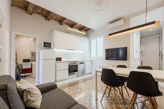 Pis  Carrer de ciudad real. Piso reformado 2 hab. en gracia, barcelona