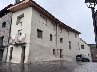 Maison  Plaça major. Gran casa de pueblo con dos viviendas