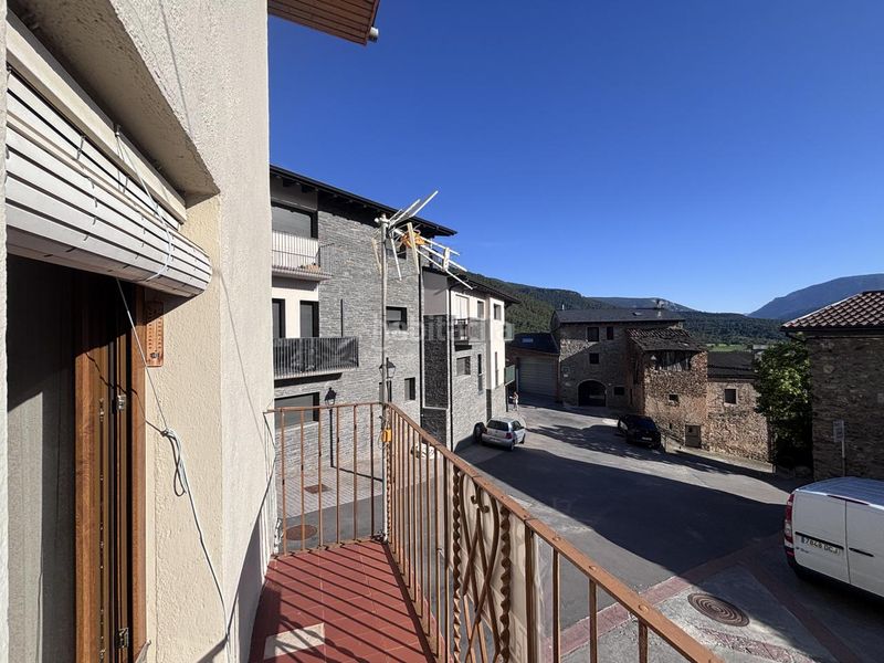 Foto 86b8521f-e6e0-467d-ae59-d990b0e2f289. Casa amb calefacció aparcament a Ribera d´Urgellet