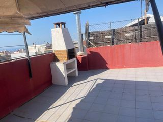 Flat  Abat marcet. Amplio piso de 4 habitaciones con terraza