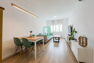 Pis  Avinguda de bac de roda. Piso reformado 3 habitacions y  balcón. la morera