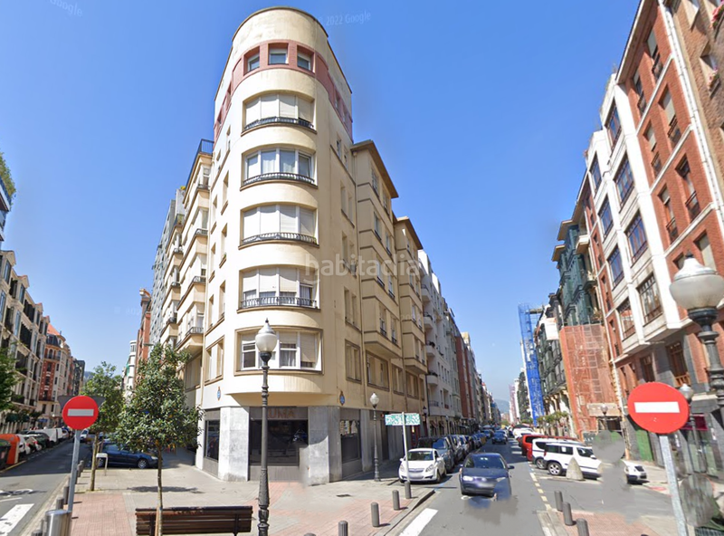 Foto a5857d3d-0fa7-42e6-b412-72133fa8f69b. Aparcament cotxe a Abandoibarra - Guggenheim Bilbao