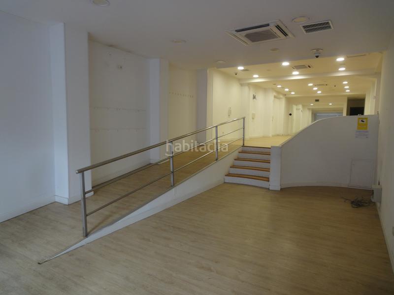 Foto 5f972f5c-ce1d-4dc6-85ae-1bfcb01592f6. Alquiler local comercial en urkixo zumarkalea 94 inmobiliaria campuzano alquila magnífico local en la calle alameda urquijo esquina con sabino arana. en Bilbao