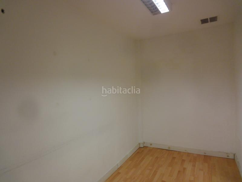 Foto f725b0f3-94f7-42de-a7d6-e453955a1ea2. Alquiler local comercial en urkixo zumarkalea 94 inmobiliaria campuzano alquila magnífico local en la calle alameda urquijo esquina con sabino arana. en Bilbao