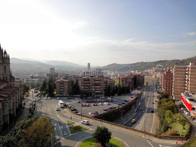 Foto df5f2885-94c1-4ae7-82e5-9a9fc69ec5e1. Dúplex amb calefacció a Zurbaran Bilbao