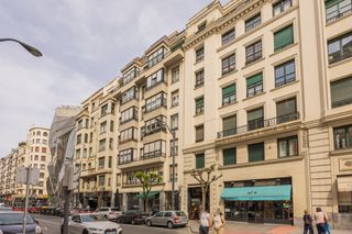 Pis  Alameda de recalde. ¡oportunidad en pleno centro de bilbao! piso en alameda de recal