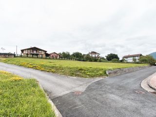 Terreny residencial  Barrio kanpantxu 82. Inmobiliaria campuzano vende parcela de terreno urbano en muruet